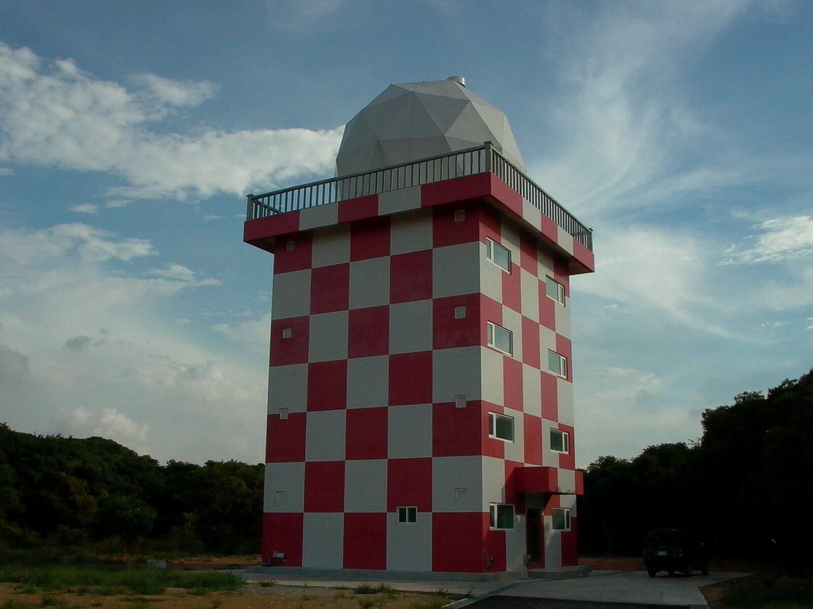 Radar Baron que ha prestado servicio al aeropuerto de Taiwán durante más de 15 años.